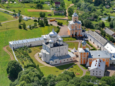 Варлаамо — Хутынский Спасо — Преображенский монастырь.